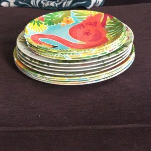12 plastic summer plates